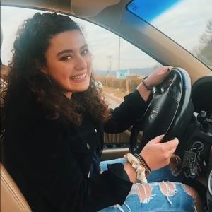 Meet your Posher, Aurora